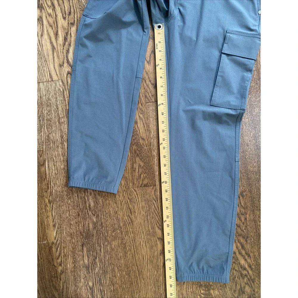 Vuori Pants Mens Meta Cargo Comfort Stretch V451 Grey 34x29 Ankle Work Capsule